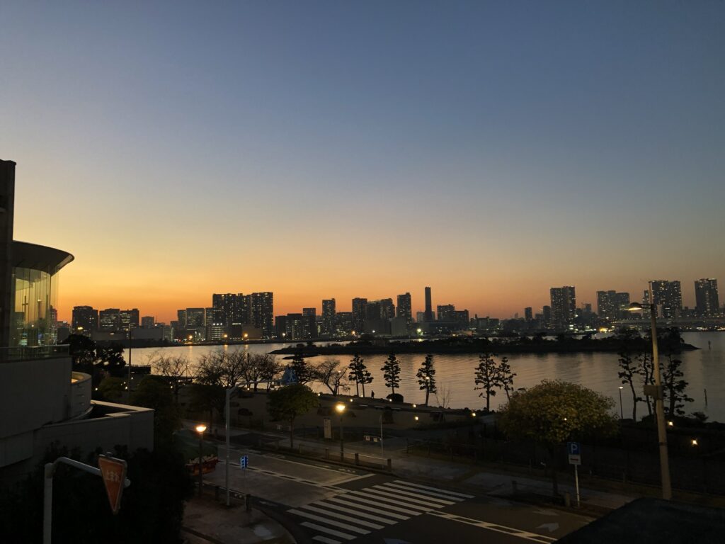 アクアシティお台場からの夕焼け