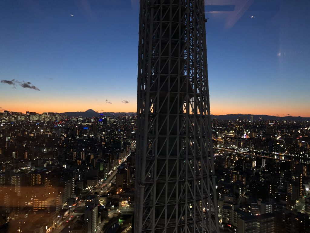 夕方の浅草方面の景色