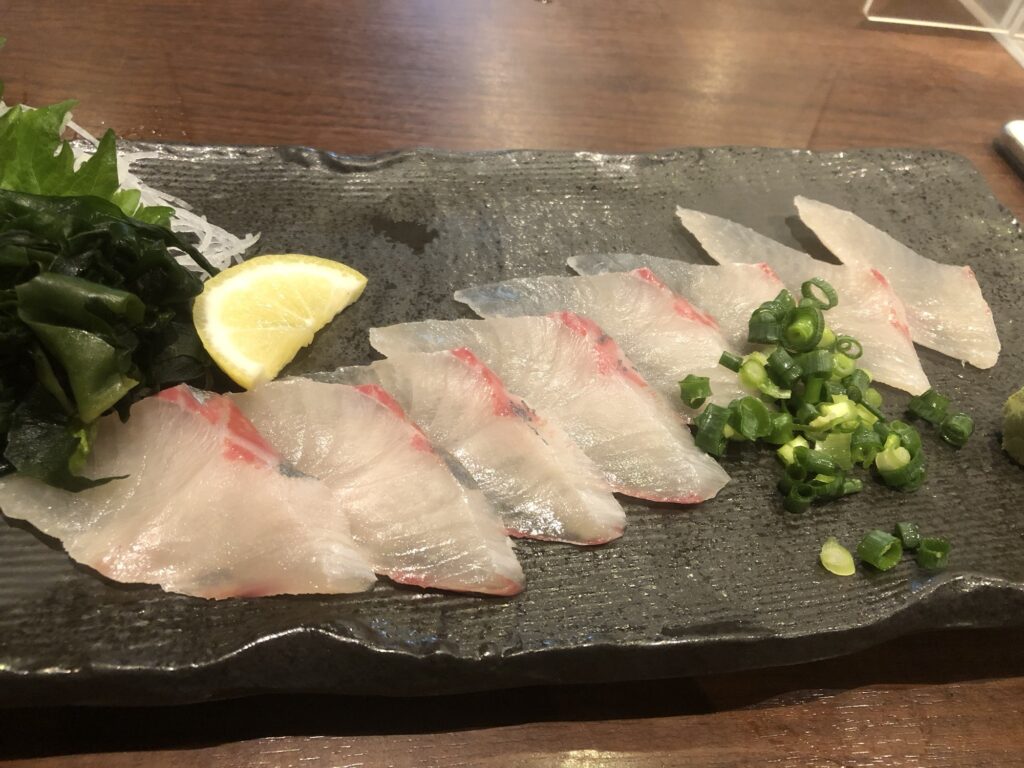 長崎のとある居酒屋の、縞鯵のお造り