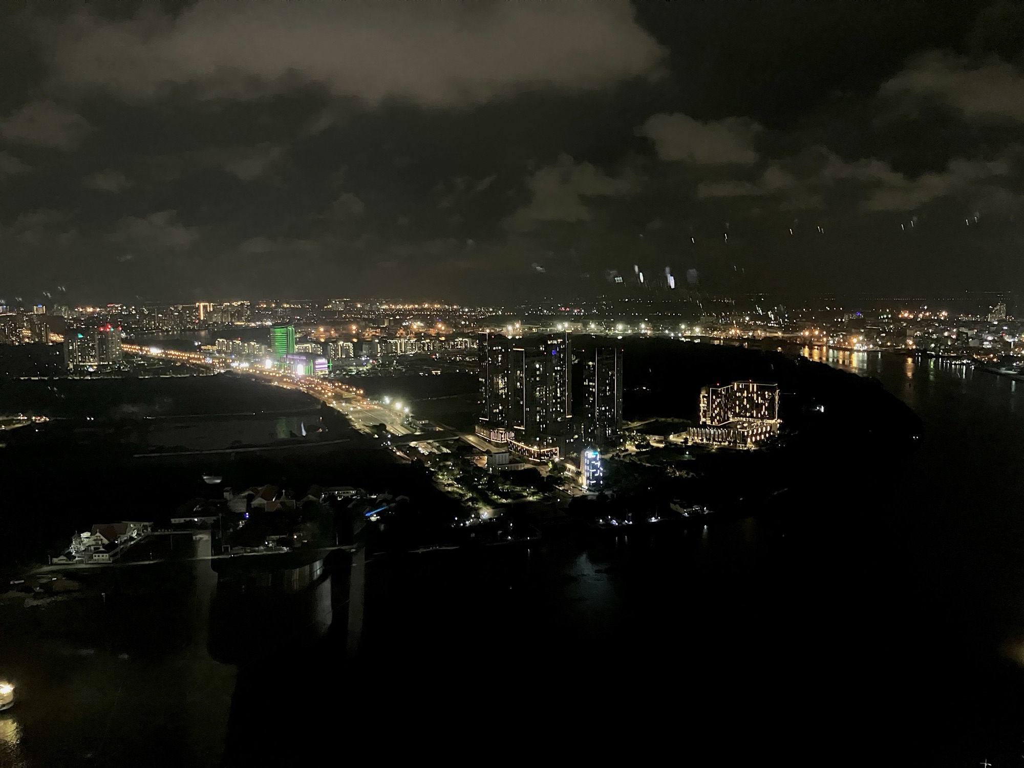 サイゴンスカイデッキから見た、ベトナム、ホーチミンの夜景