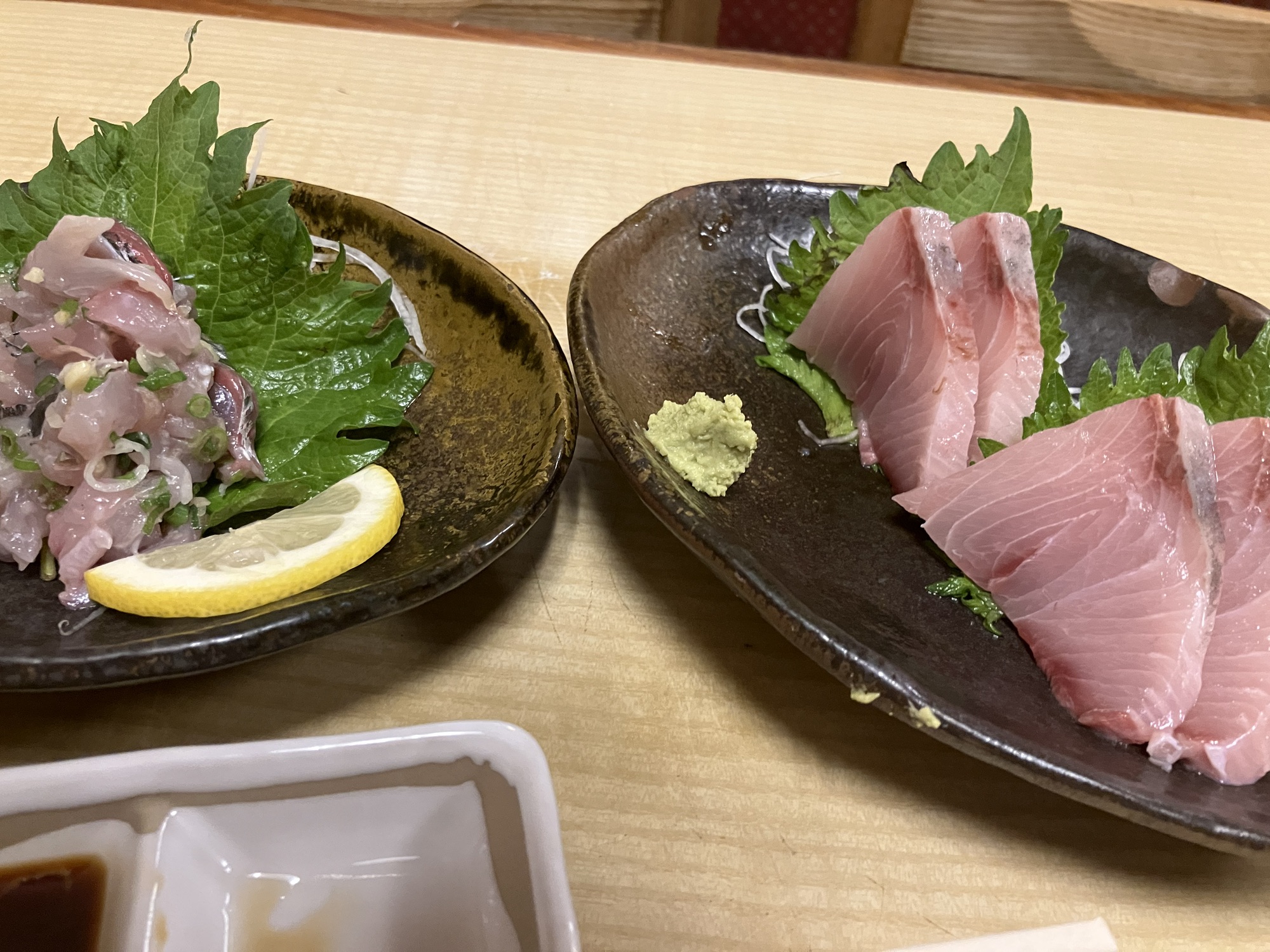 鯵のたたきと、鰤の刺身