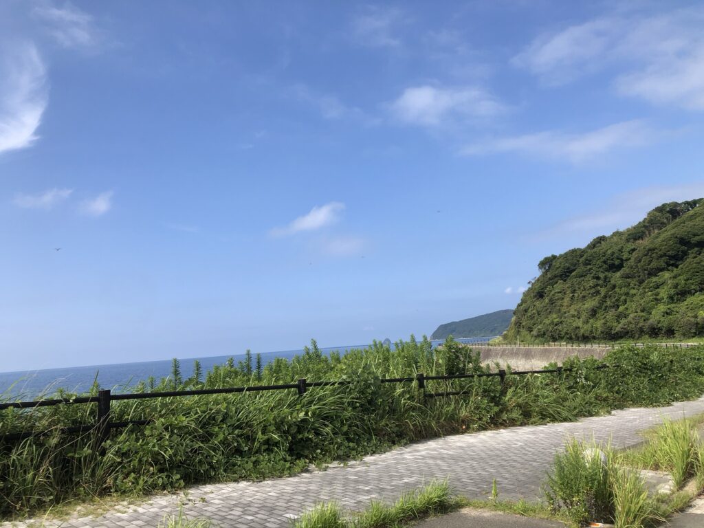 二見ヶ浦付近の海岸線