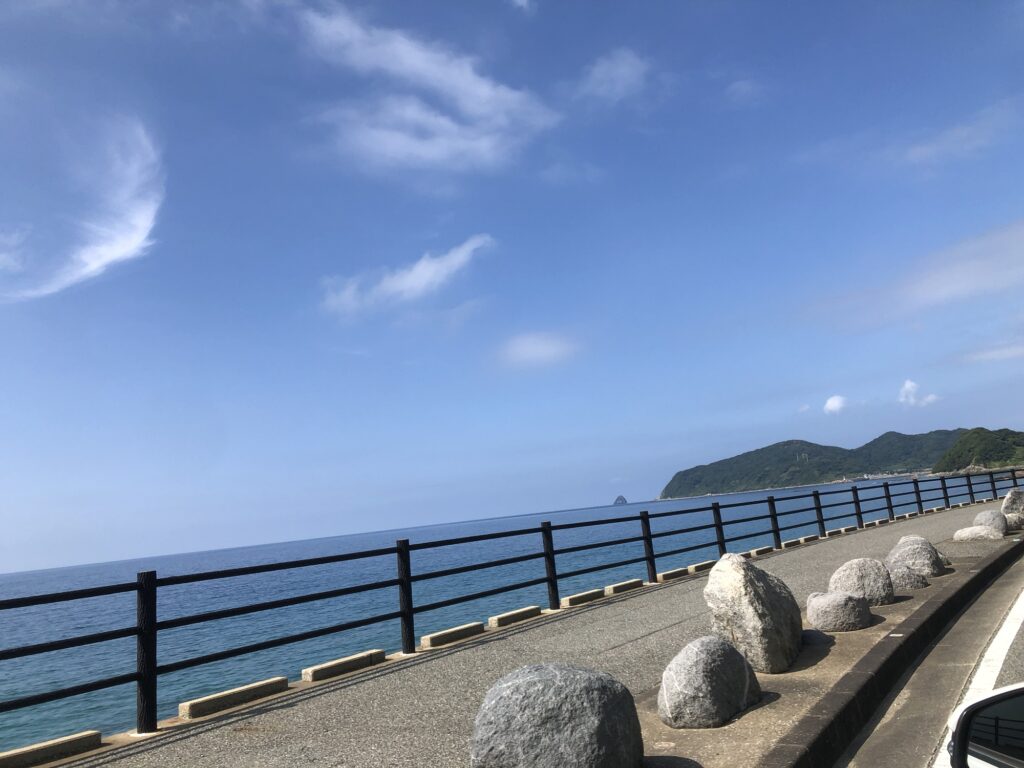 二見ヶ浦近くの海岸線2