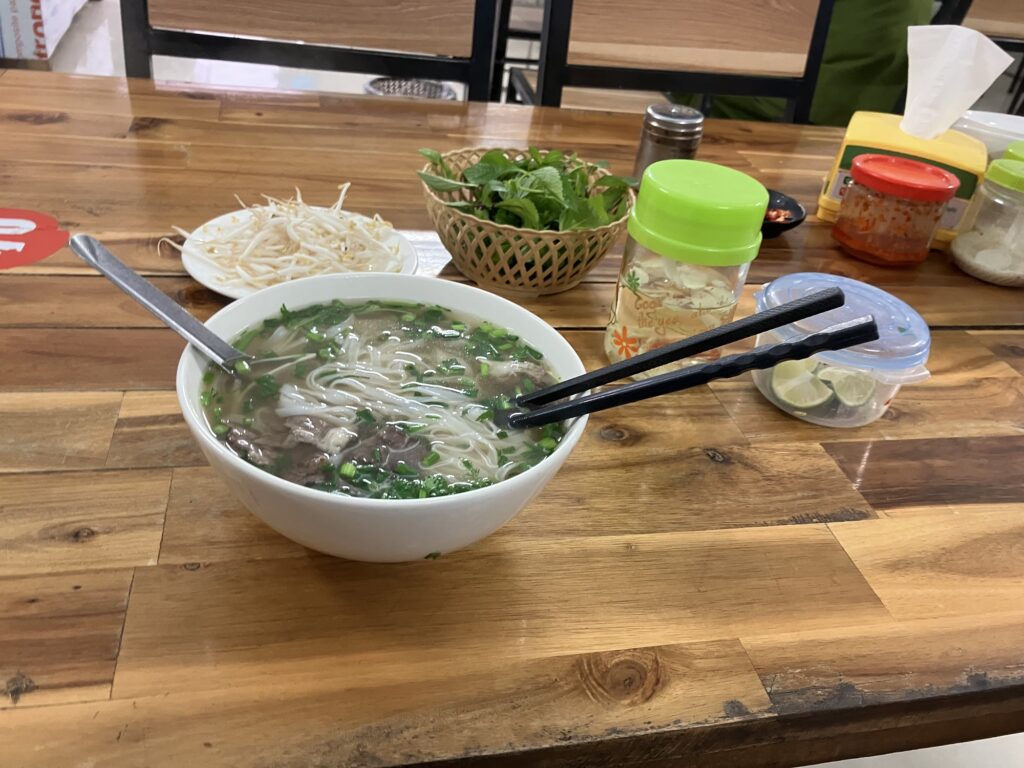 ベトナムの飲食店のフォー