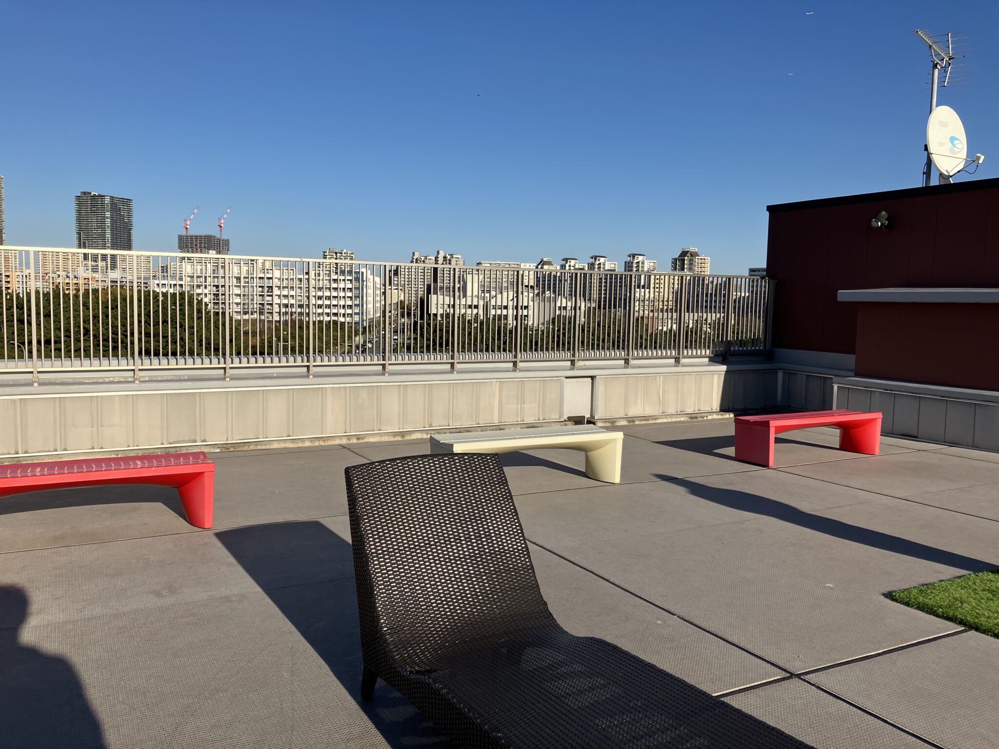 幕張温泉湯楽の里、屋上スペース