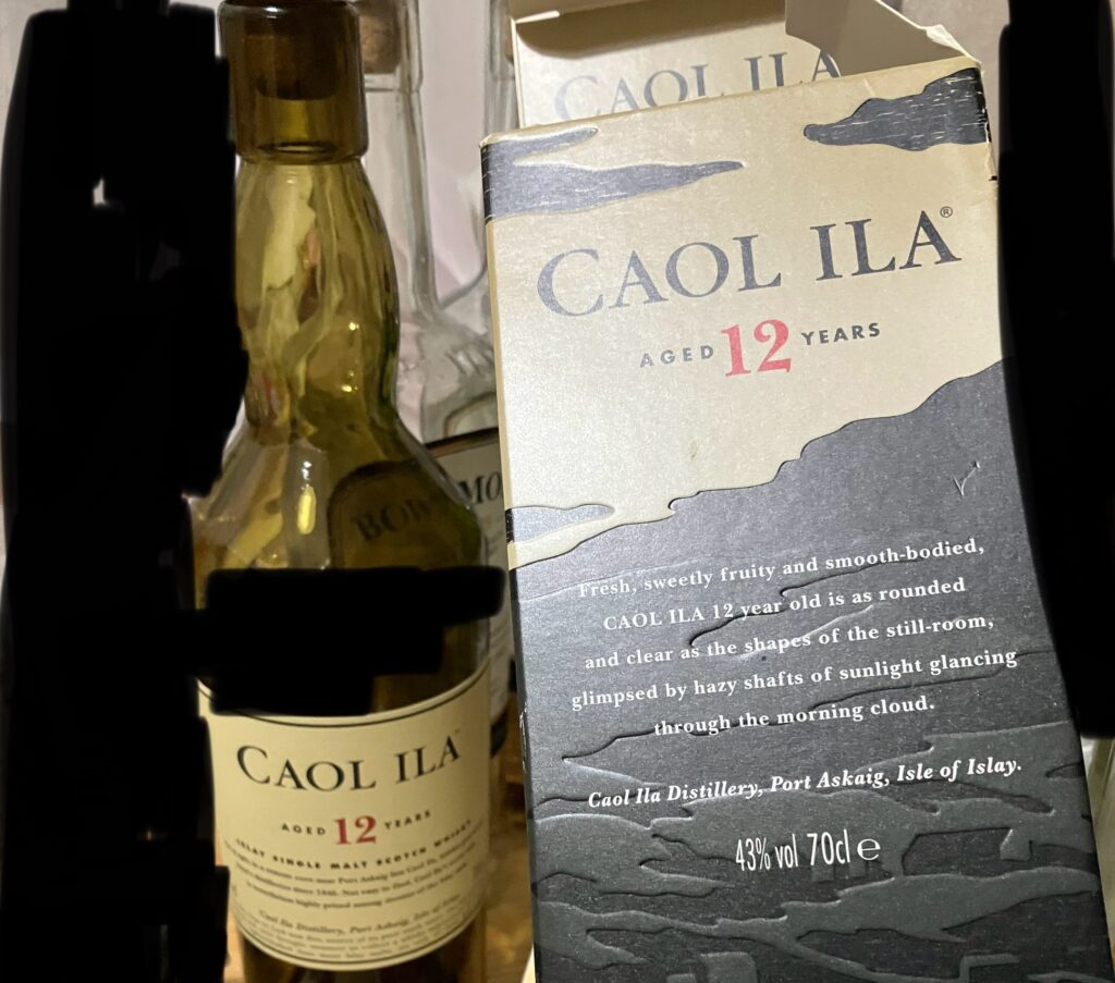 ウイスキーの酒瓶3