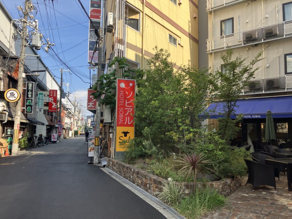 ホテルソビアル大阪ドーム前入口周辺