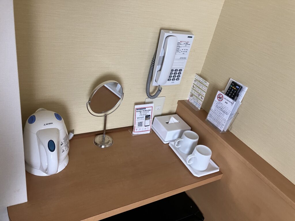 客室のテーブル