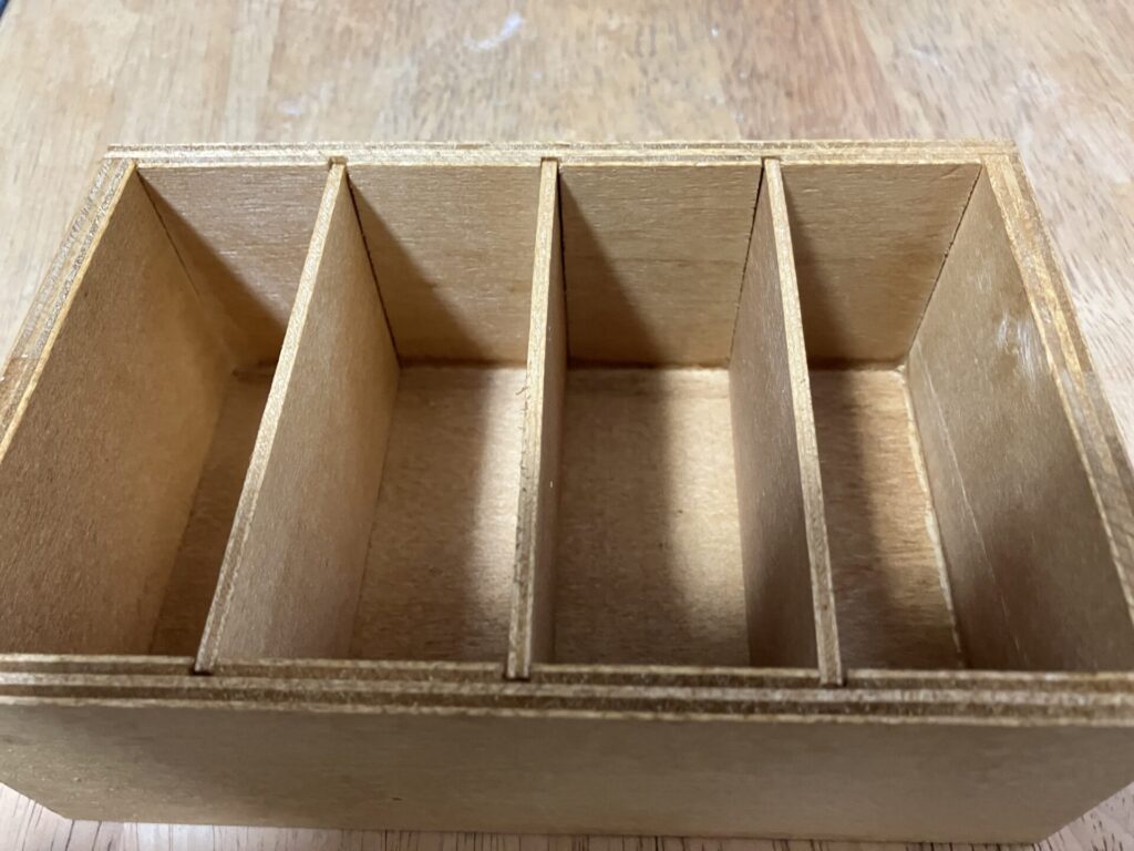 仕切りケースの写真