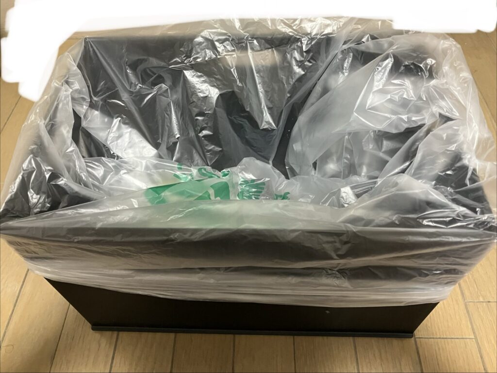 ニトリのボックスに袋を被せる