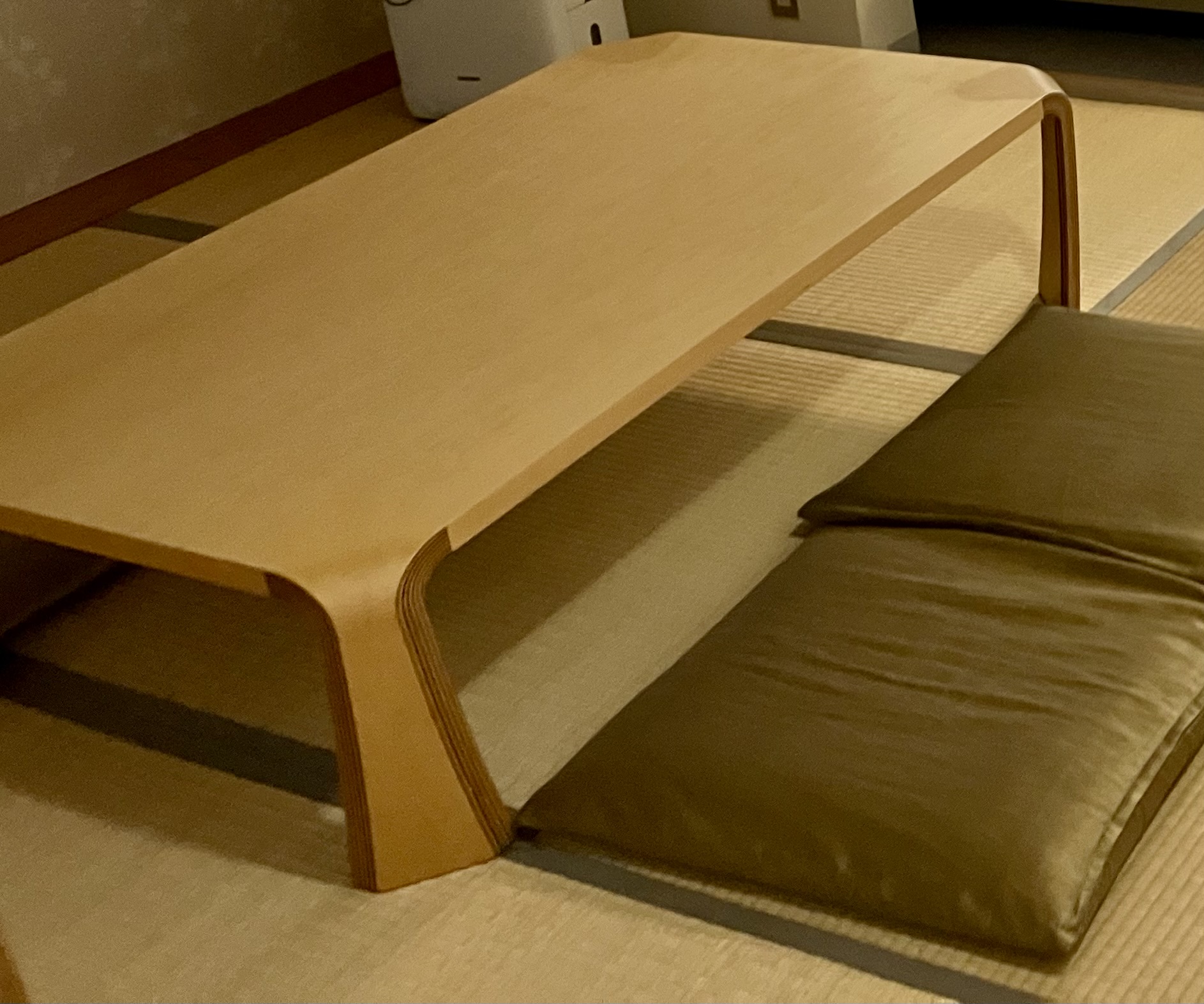 綺麗に片付いたテーブル