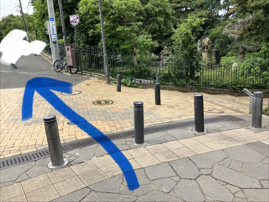 公園出口の様子